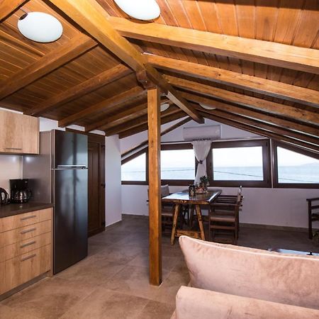 Apartmán Golden Attic Nea Roda Exteriér fotografie