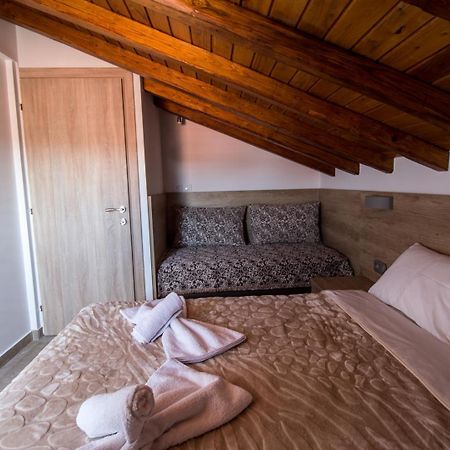 Apartmán Golden Attic Nea Roda Exteriér fotografie