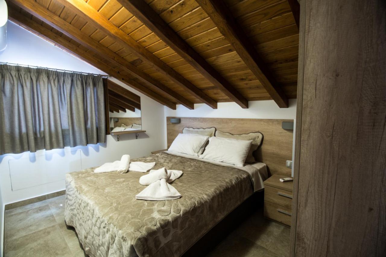 Apartmán Golden Attic Nea Roda Exteriér fotografie